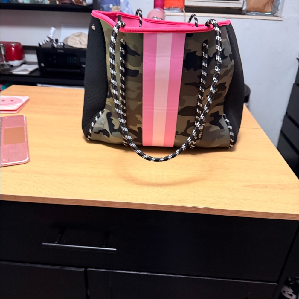 Camouflage Pink Trim Women's Bag